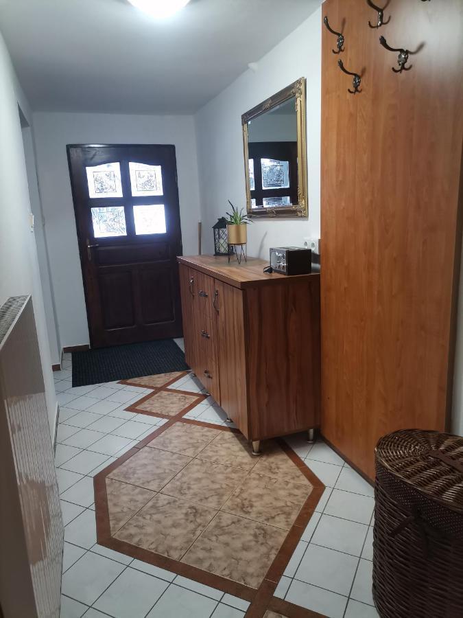 Apartman Ustie เตรสต์เยนา ภายนอก รูปภาพ