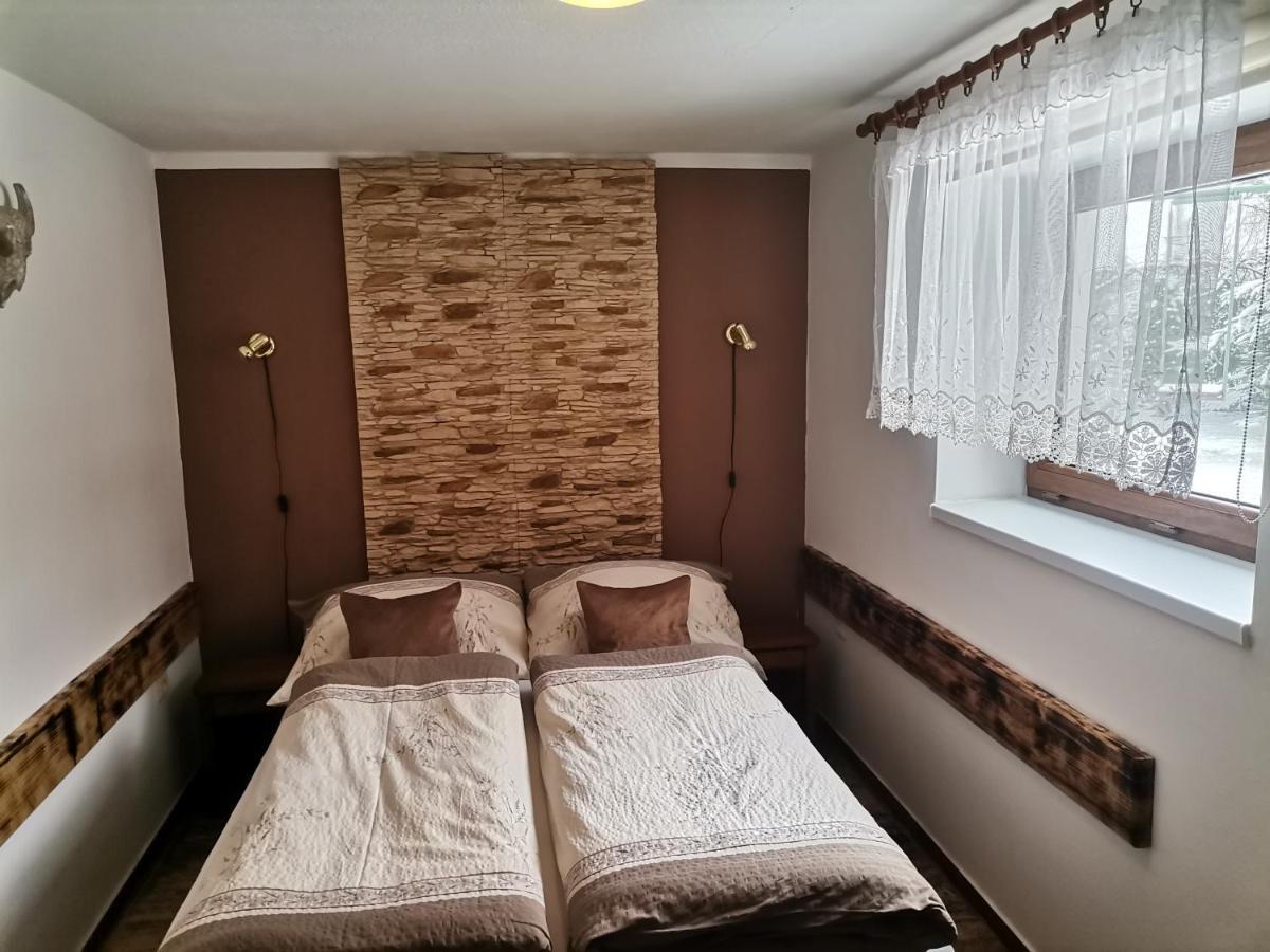 Apartman Ustie เตรสต์เยนา ภายนอก รูปภาพ