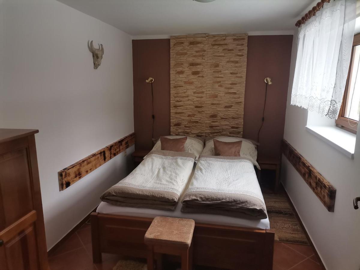 Apartman Ustie เตรสต์เยนา ภายนอก รูปภาพ