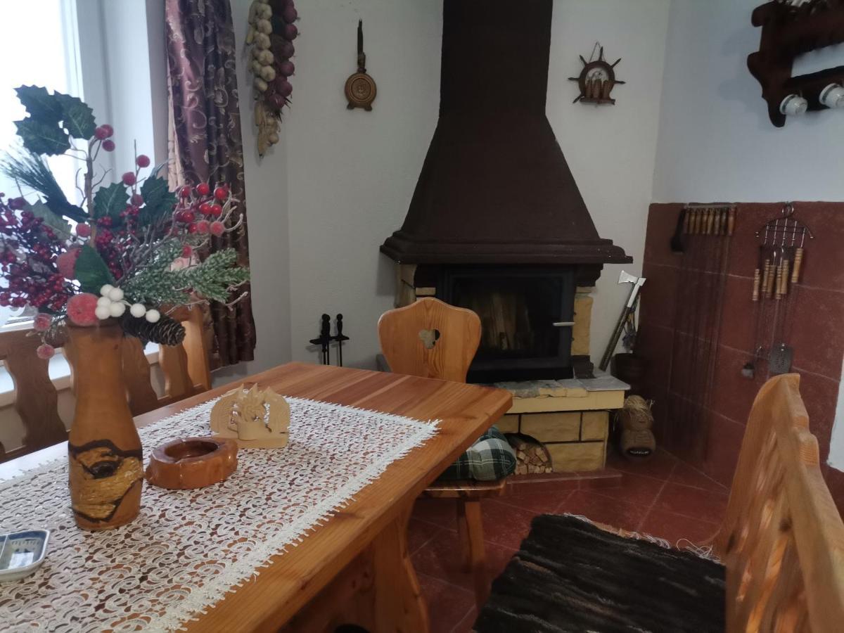 Apartman Ustie เตรสต์เยนา ภายนอก รูปภาพ