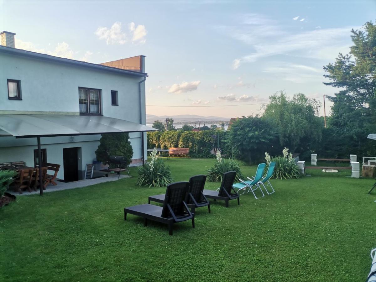 Apartman Ustie เตรสต์เยนา ภายนอก รูปภาพ