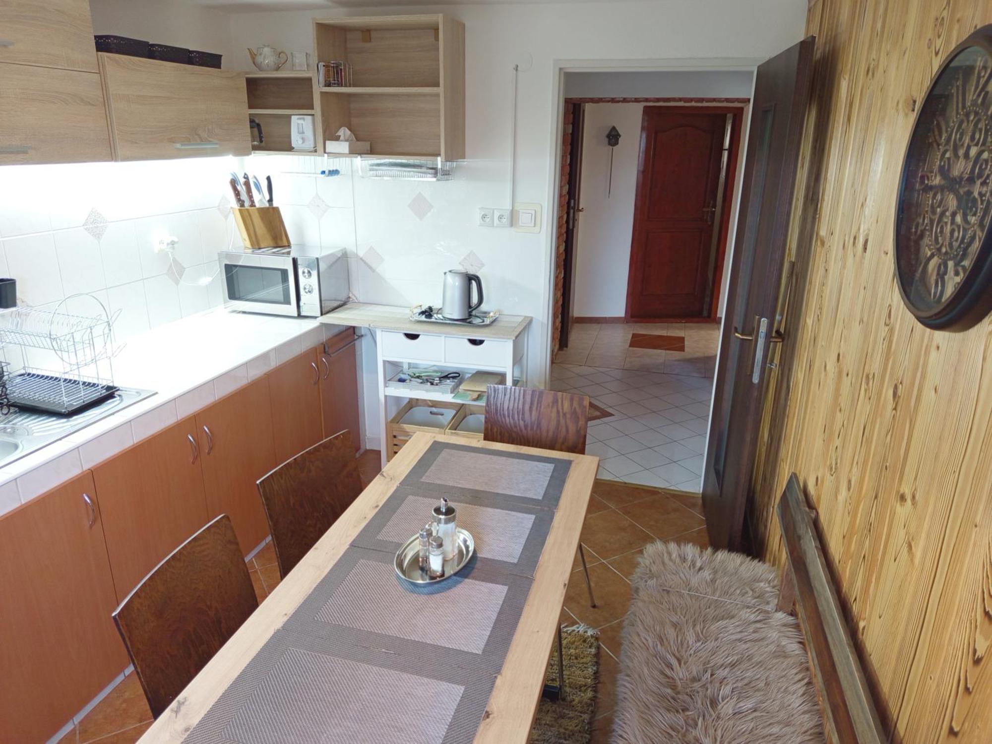 Apartman Ustie เตรสต์เยนา ภายนอก รูปภาพ