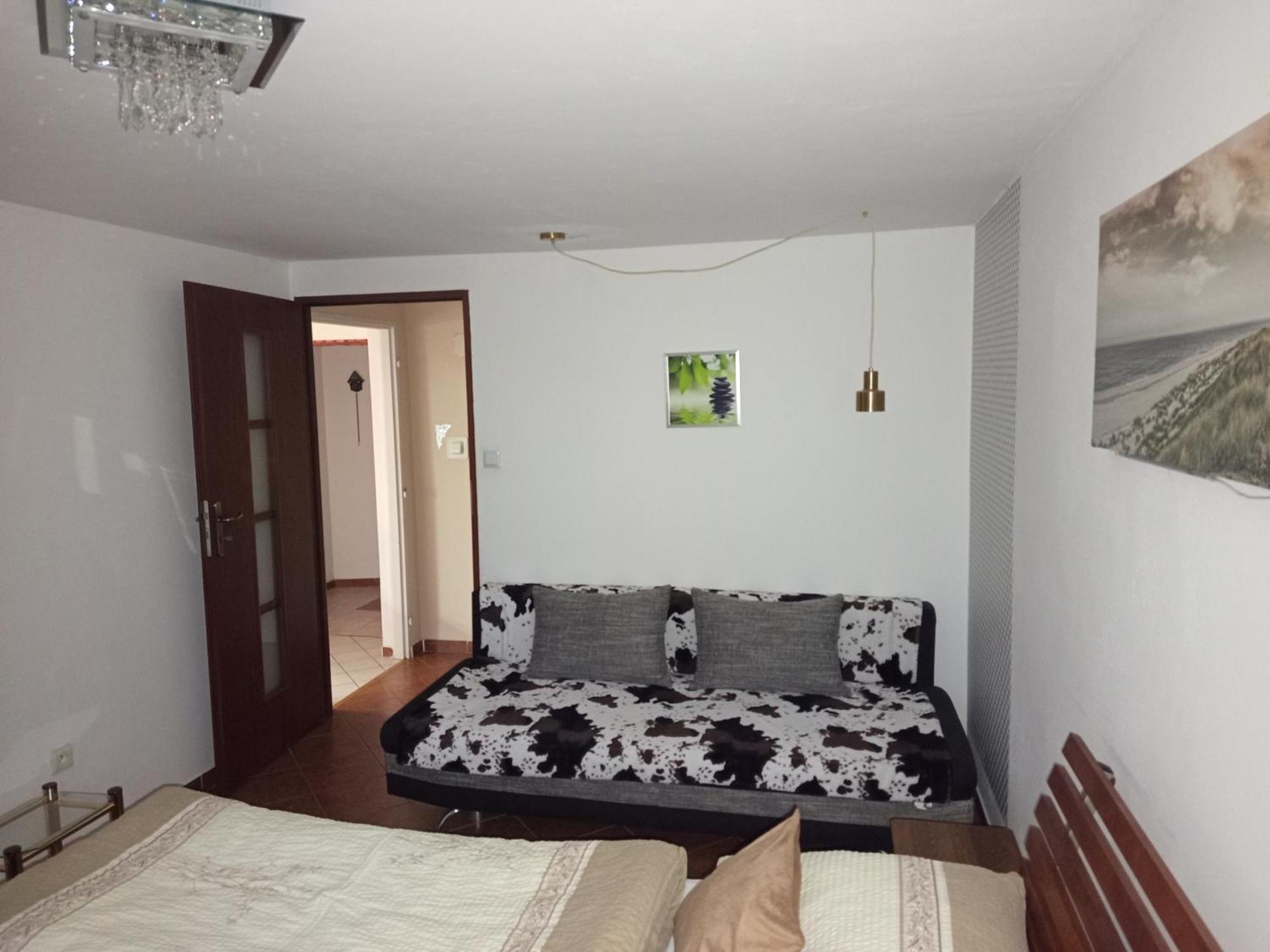 Apartman Ustie เตรสต์เยนา ภายนอก รูปภาพ