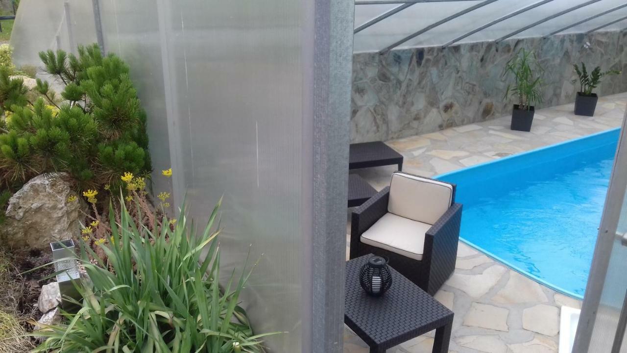Apartman Ustie เตรสต์เยนา ภายนอก รูปภาพ