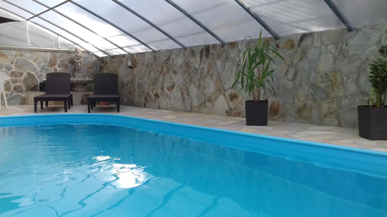 Apartman Ustie เตรสต์เยนา ภายนอก รูปภาพ