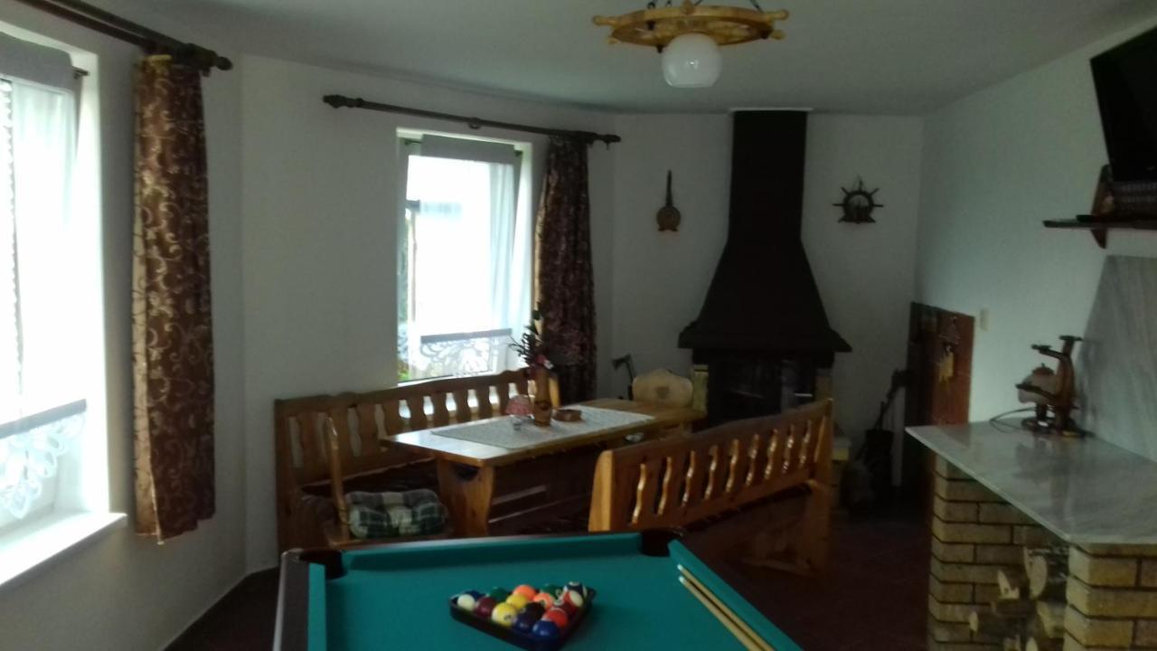 Apartman Ustie เตรสต์เยนา ภายนอก รูปภาพ